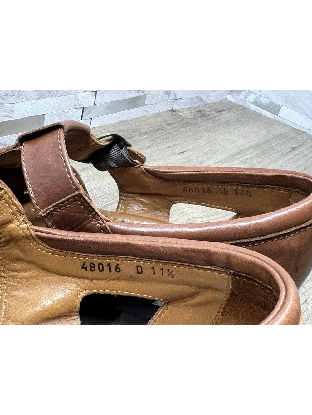 Allen Edmonds Tivoli Fisherman’s Sandals Brown Men’s 11.5 D Summer Vibram Italy